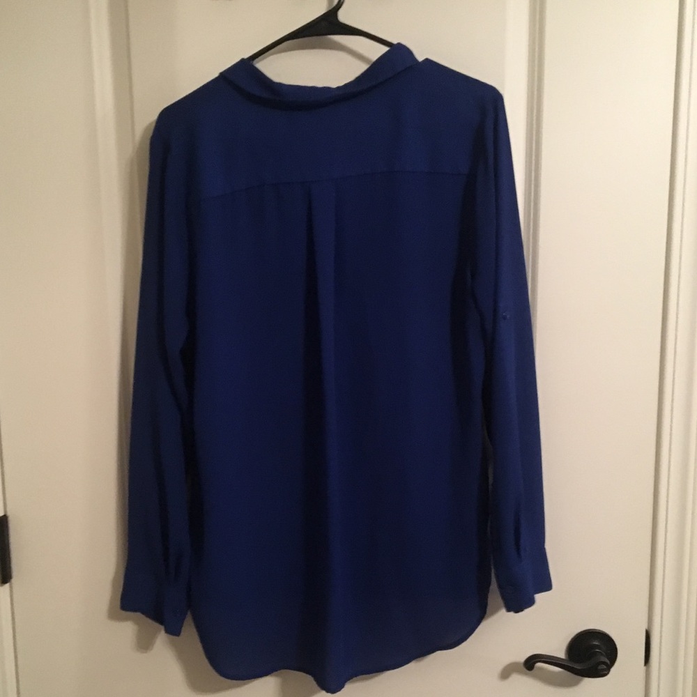 (2) Long-sleeve button downs - Picture 7 of 7